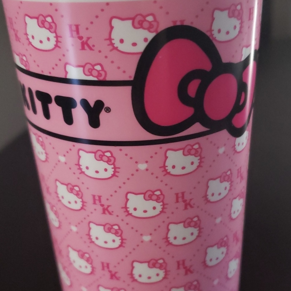 Tupperware " Lunch Set Quilted Hello Kitty" - Picture 3 of 6